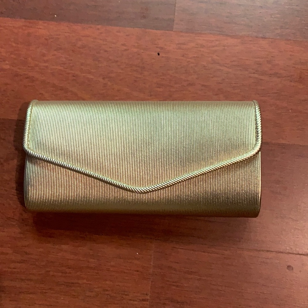 Gold clutch 👛